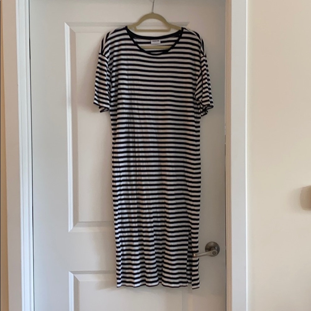 Black and White T Shirt Midi Dress
